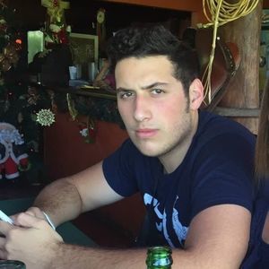 Meet your Posher, Javier